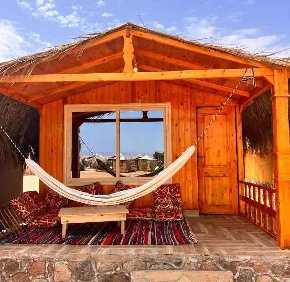 هتل Eden Camp