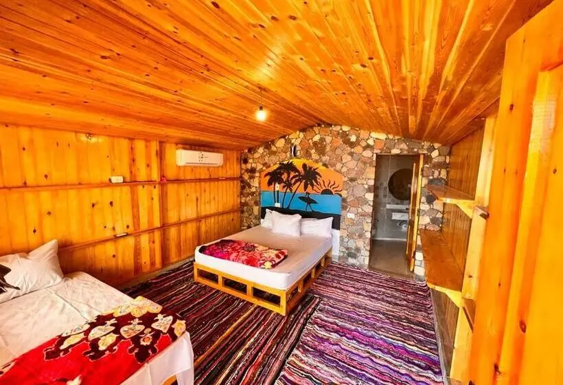 هتل Eden Camp