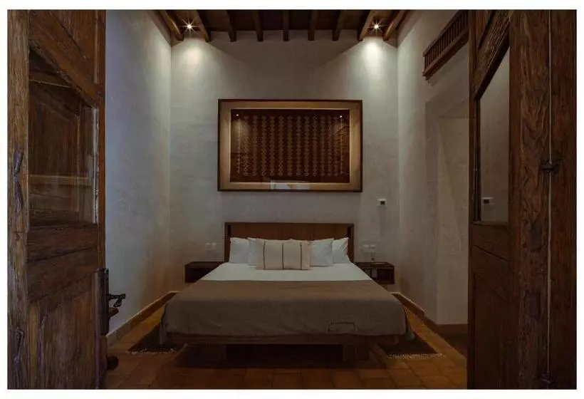 Hotelli La Gloria Mesón