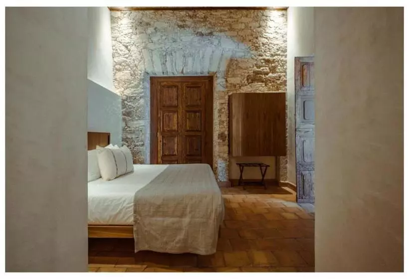 Hotelli La Gloria Mesón