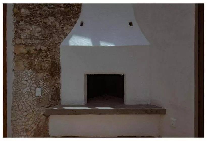 Hotelli La Gloria Mesón