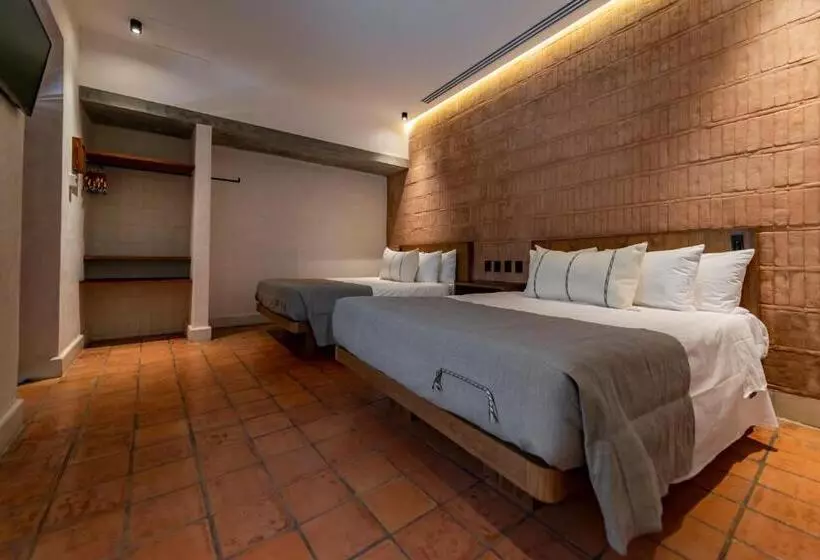 Hotelli La Gloria Mesón