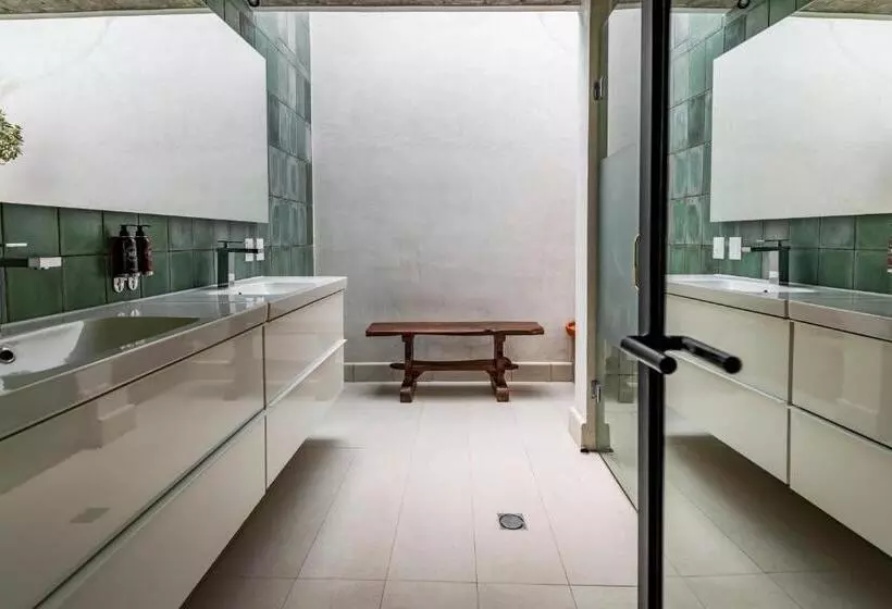 Hotelli La Gloria Mesón