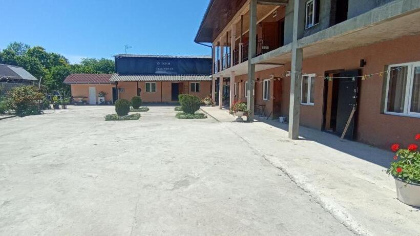 Pensió хижина