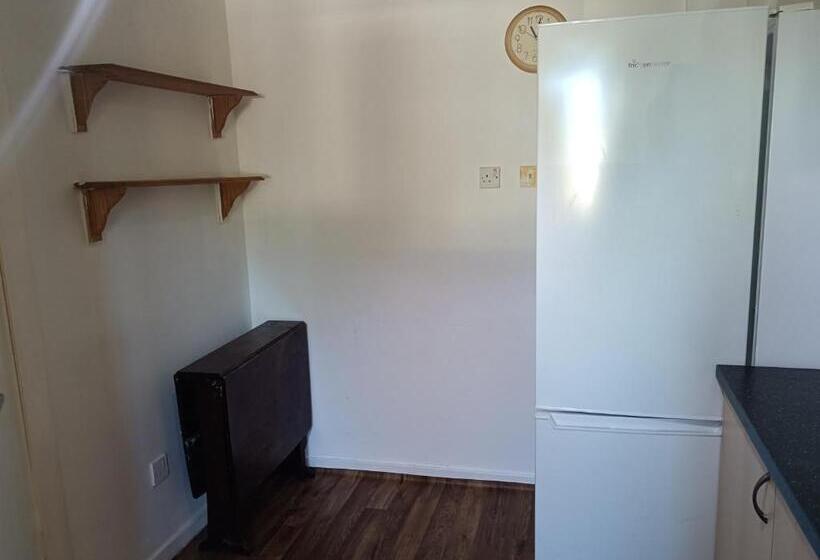 פנסיון Glasgow Room Near City Centre