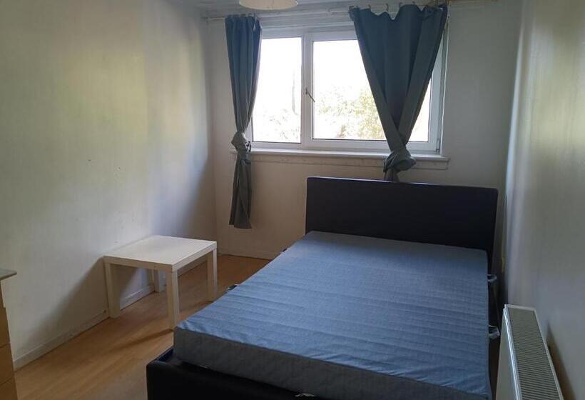 פנסיון Glasgow Room Near City Centre