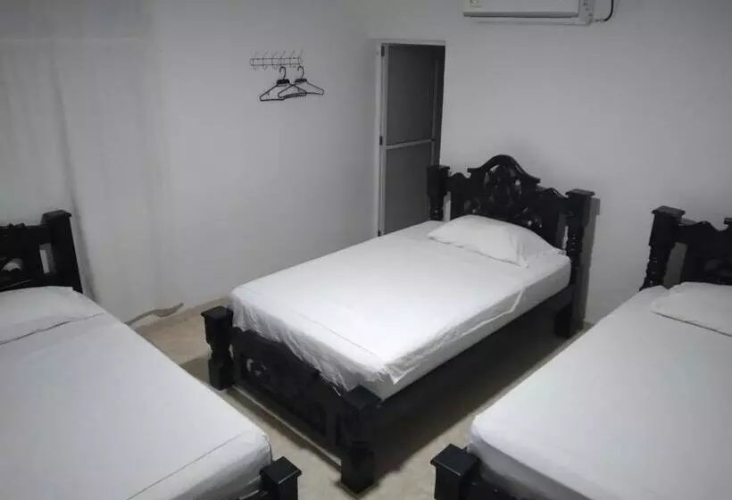پانسیون Hostal El Bigote