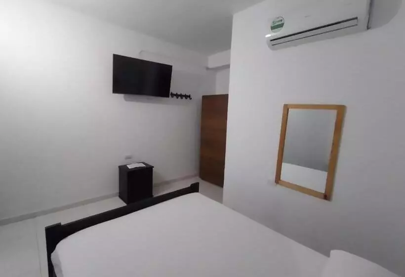 پانسیون Hostal El Bigote