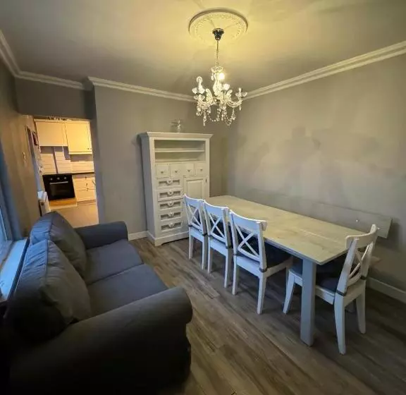 پانسیون Luxury Triple Room Near Croke Park 2