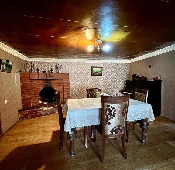 پانسیون Nino S Guest House