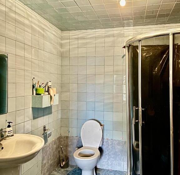 پانسیون Nino S Guest House