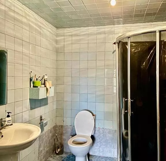 پانسیون Nino S Guest House