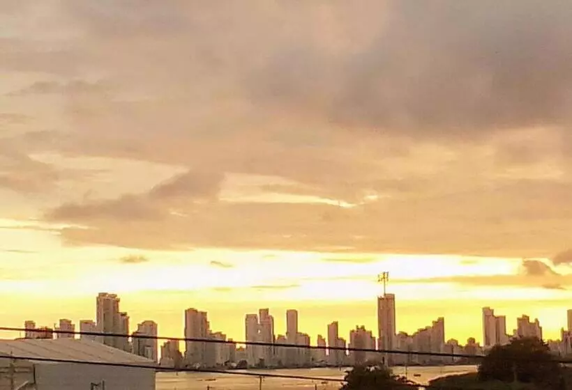 Majatalo Rooftop Hostal Crisanto Luque