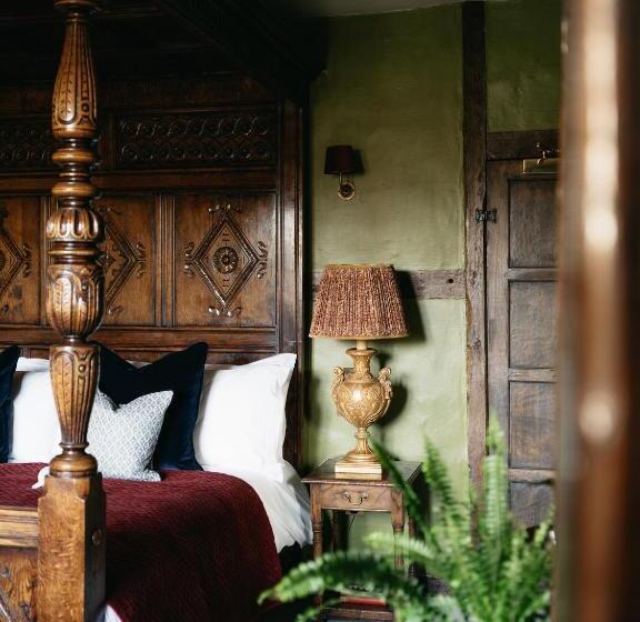 Отель Boys Hall