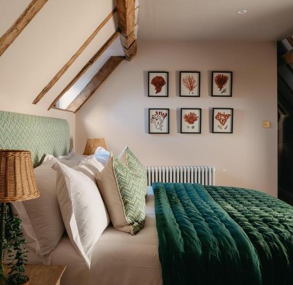 Отель Boys Hall