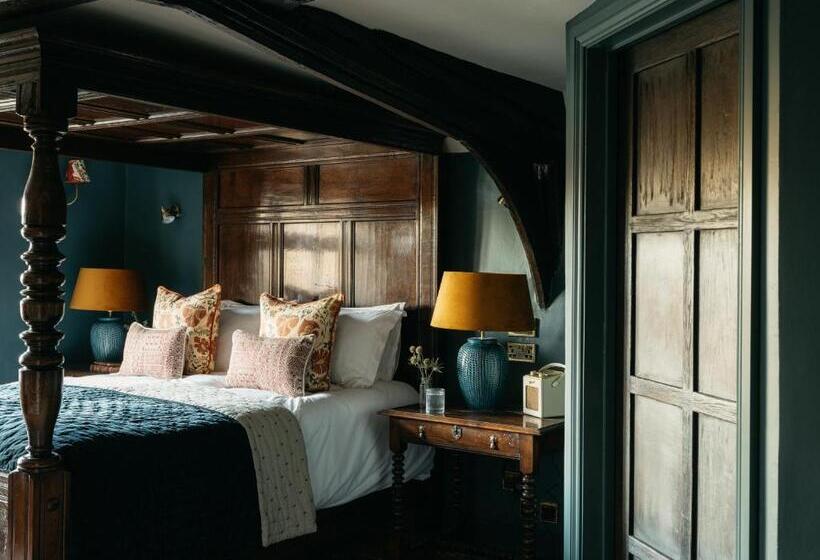 Отель Boys Hall