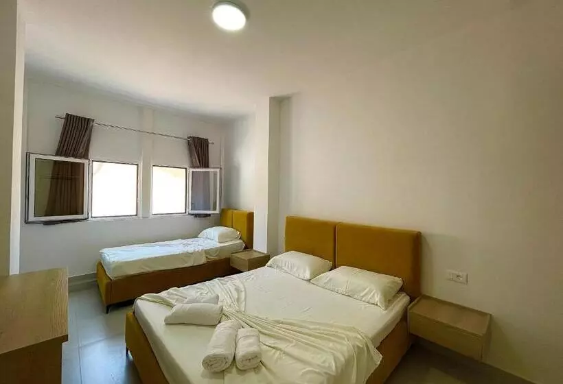 هتل Kloi Luxury Rooftops