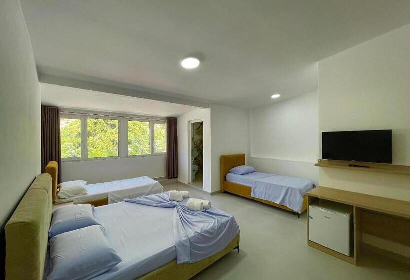 هتل Kloi Luxury Rooftops