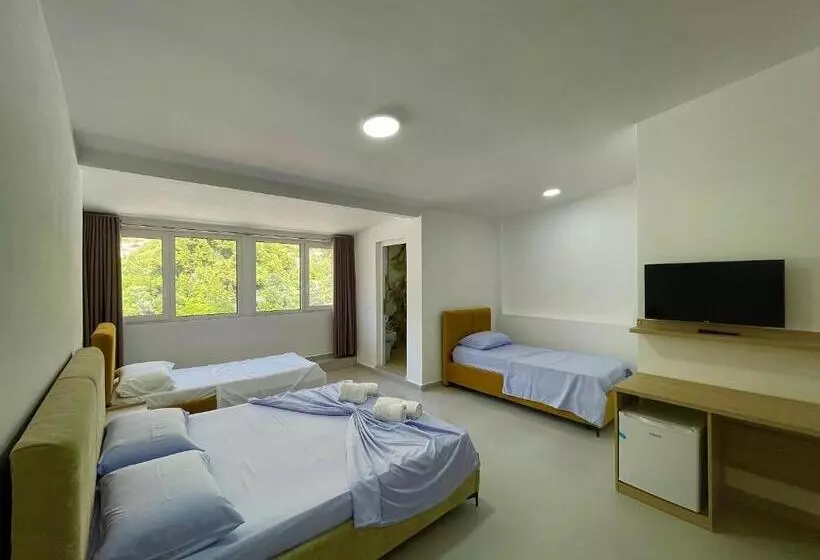 هتل Kloi Luxury Rooftops
