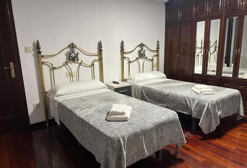 بنسيون Habitaciones Claudio