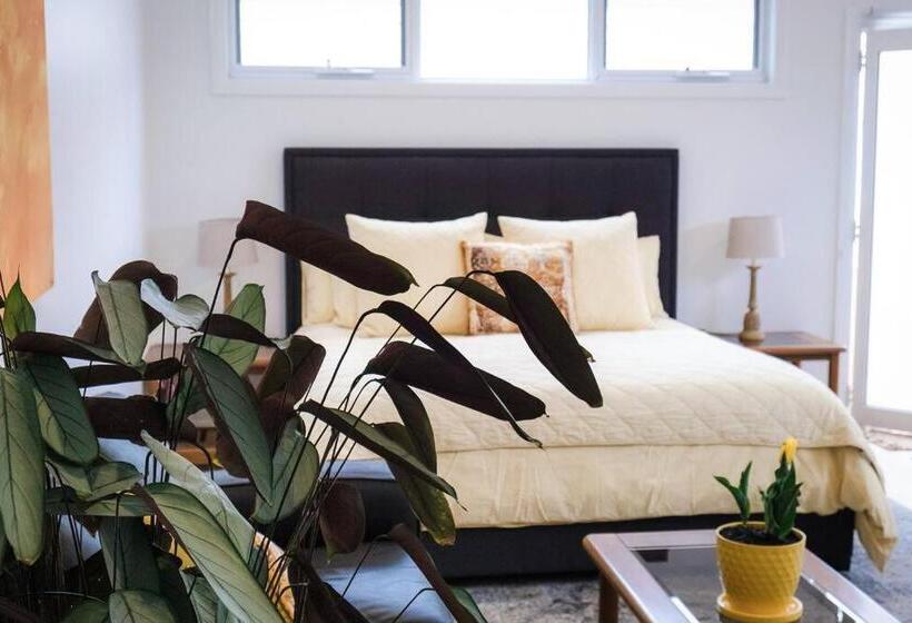 פנסיון Port Fairy Bnb   The Yellow Suite