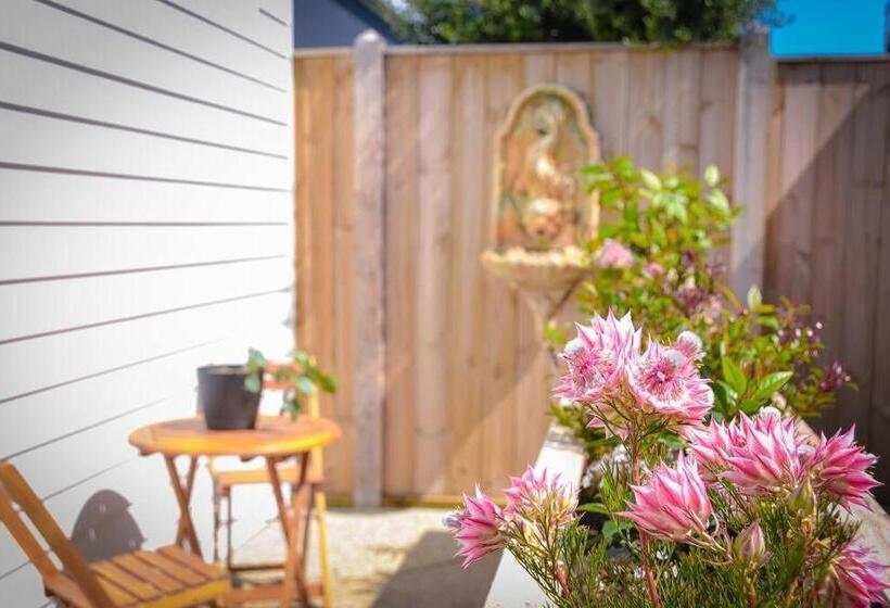 פנסיון Port Fairy Bnb   The Yellow Suite