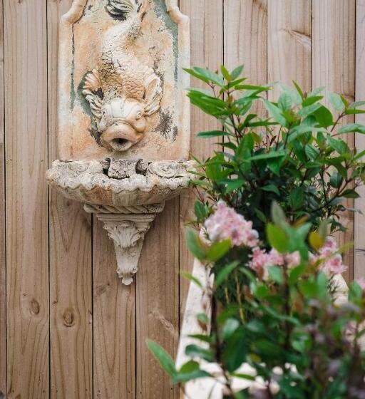 פנסיון Port Fairy Bnb   The Yellow Suite