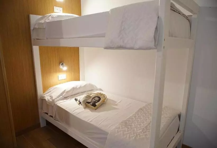 Aiora Hostel