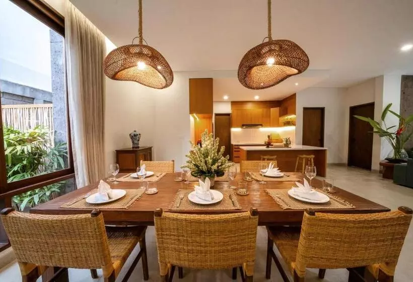 Hotelli Pulang Villas Pererenan By Nakula