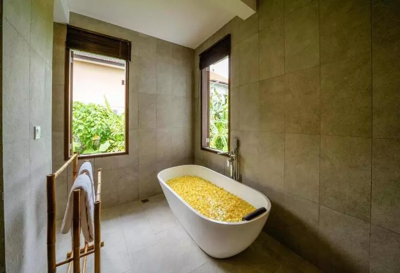 Hotelli Pulang Villas Pererenan By Nakula