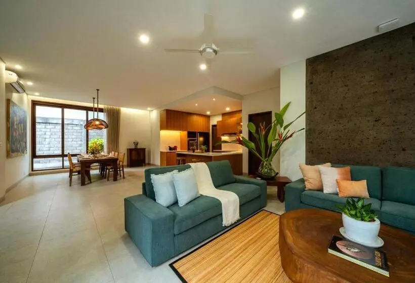 Hotelli Pulang Villas Pererenan By Nakula
