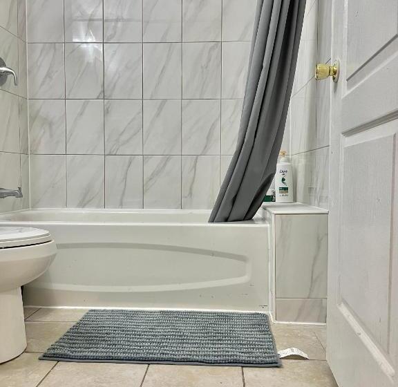 פנסיון Room Around York University Subway