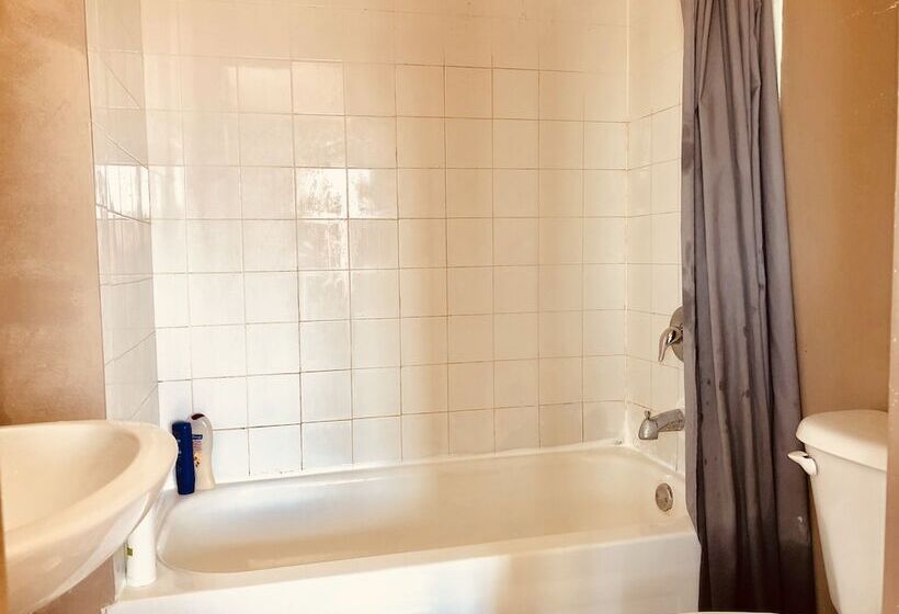 פנסיון Room Around York University Subway