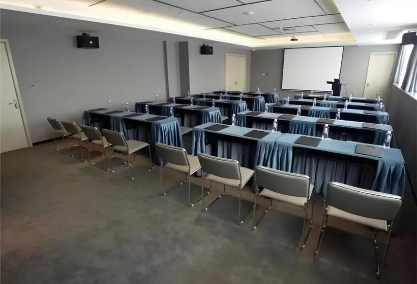 Echarm Hotel Guigang Wanda High Speed Railway Station