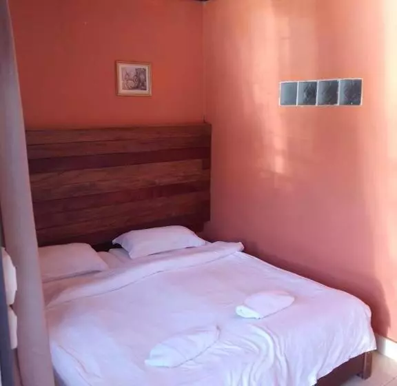 هتل Leng Saysana Guesthouse