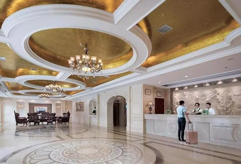 Vienna Hotel Xuzhou Yunlong District Tongshan Road Metro Station