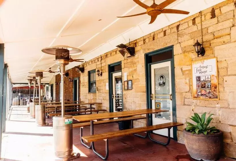 Hotelli George Iv Inn