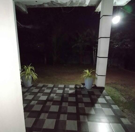 Bed and Breakfast Sham