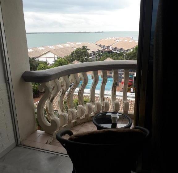 Cozy Glory Beach Resort Block A