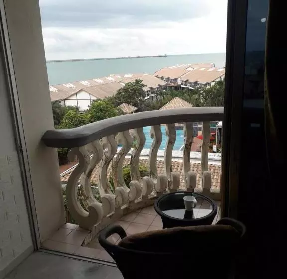 Cozy Glory Beach Resort Block A