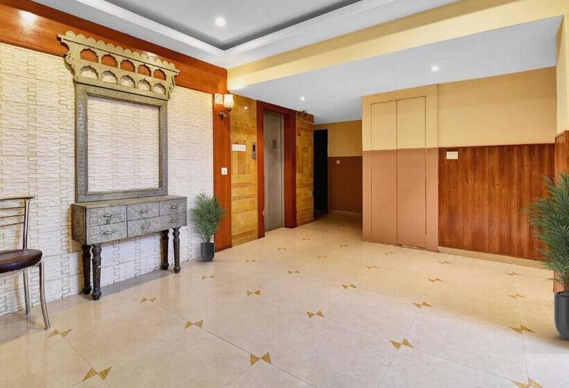 בית מלון כפרי Super Townhouse Fateh Sagar Formerly Vatika Inn