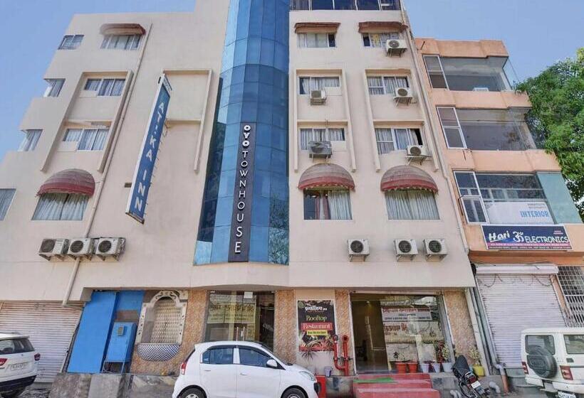 בית מלון כפרי Super Townhouse Fateh Sagar Formerly Vatika Inn