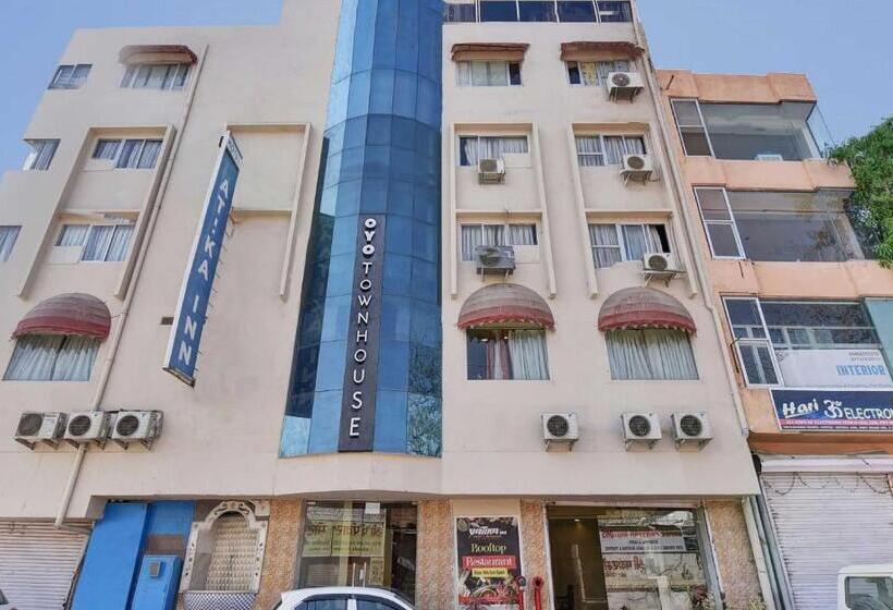 בית מלון כפרי Super Townhouse Fateh Sagar Formerly Vatika Inn