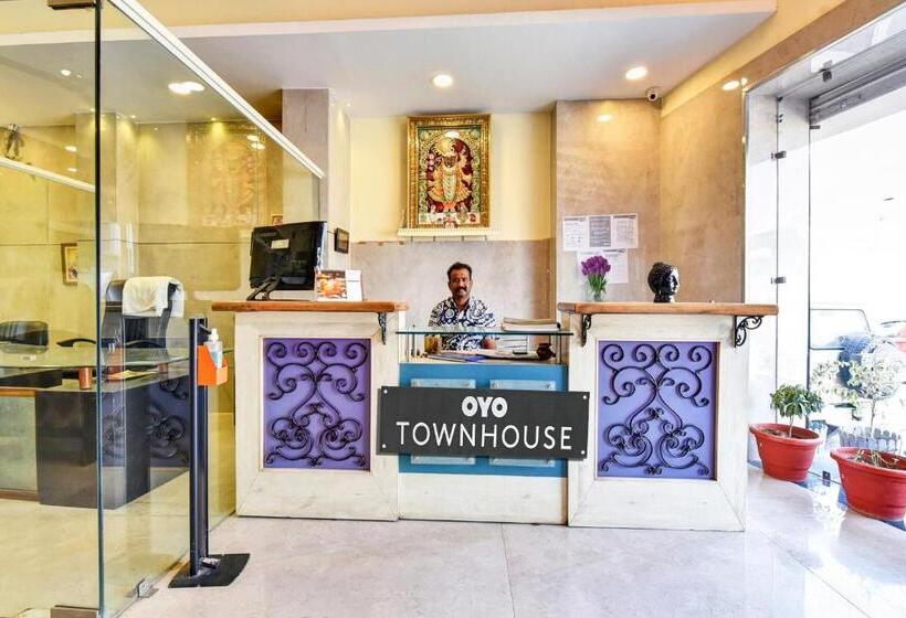 בית מלון כפרי Super Townhouse Fateh Sagar Formerly Vatika Inn