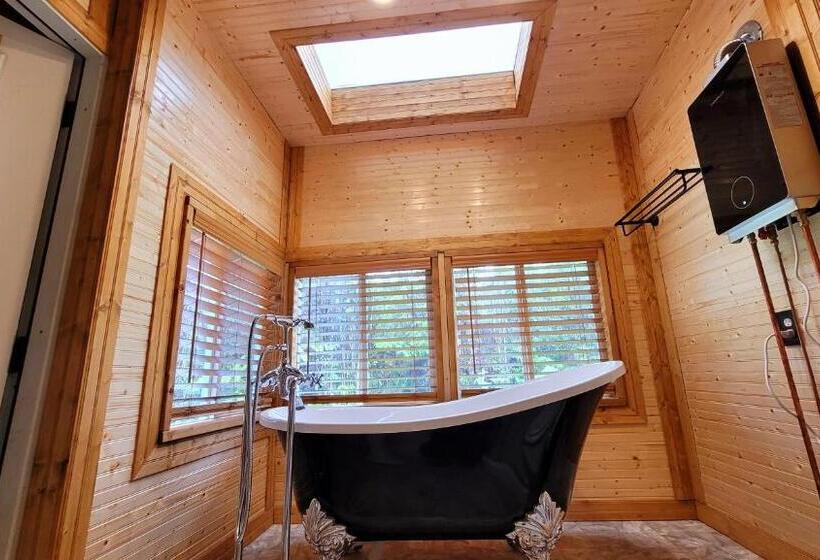 بنسيون Aloha Lodge  Private Eco Log Cabin Near Volcano National Park