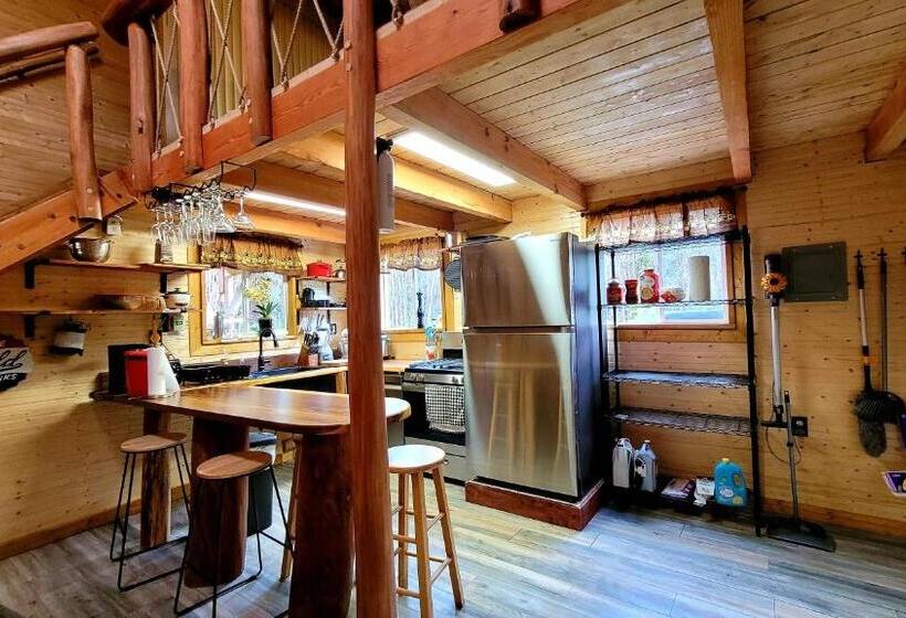 بنسيون Aloha Lodge  Private Eco Log Cabin Near Volcano National Park