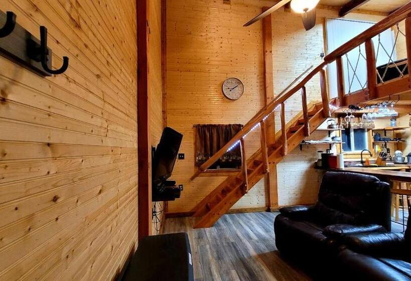 بنسيون Aloha Lodge  Private Eco Log Cabin Near Volcano National Park