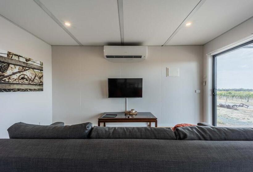 Vineyard Views At Shiraz Republic