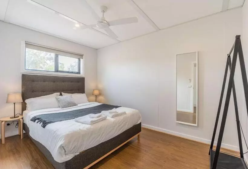 Vineyard Views At Shiraz Republic