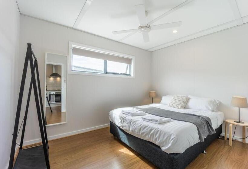 Vineyard Views At Shiraz Republic